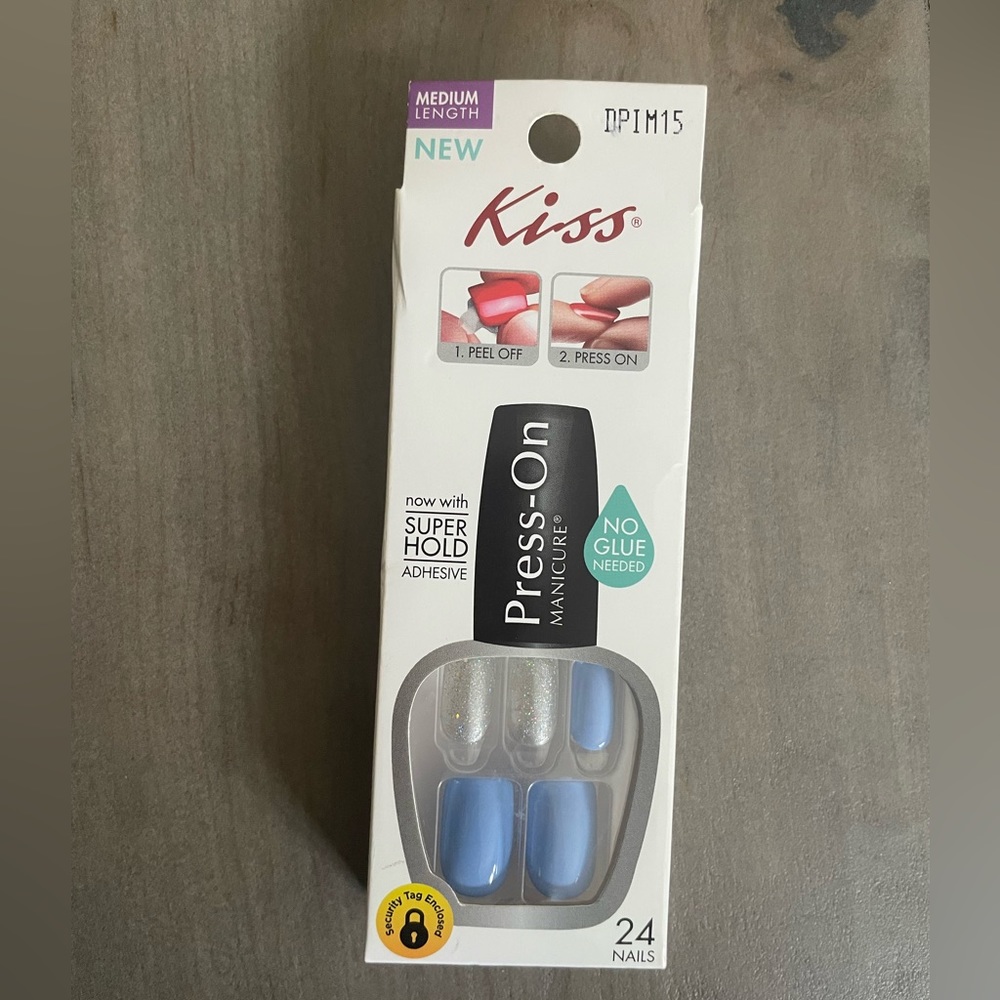 KISS Press-On Medium Length Nails. Blue & Silver